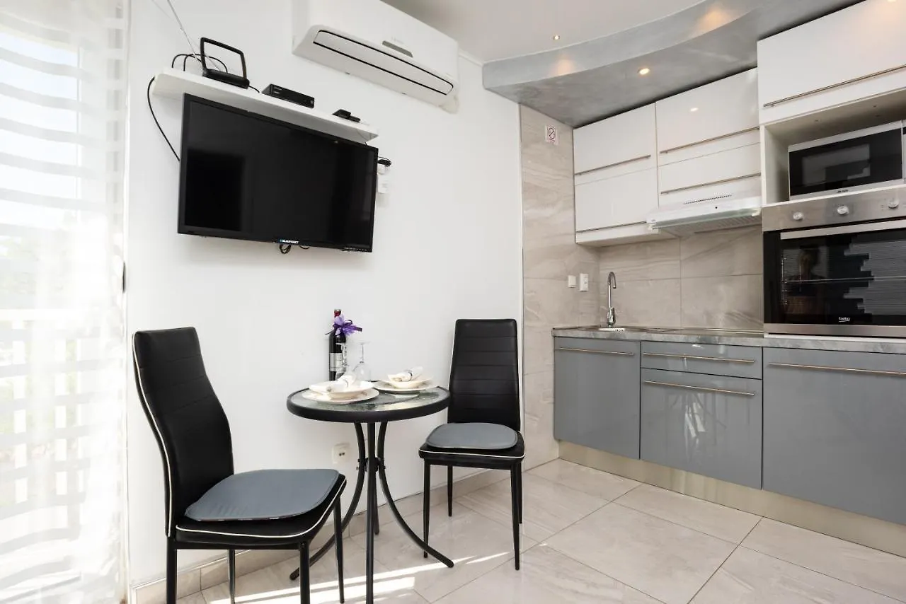 Apartments Viky Kraljevica 0*,