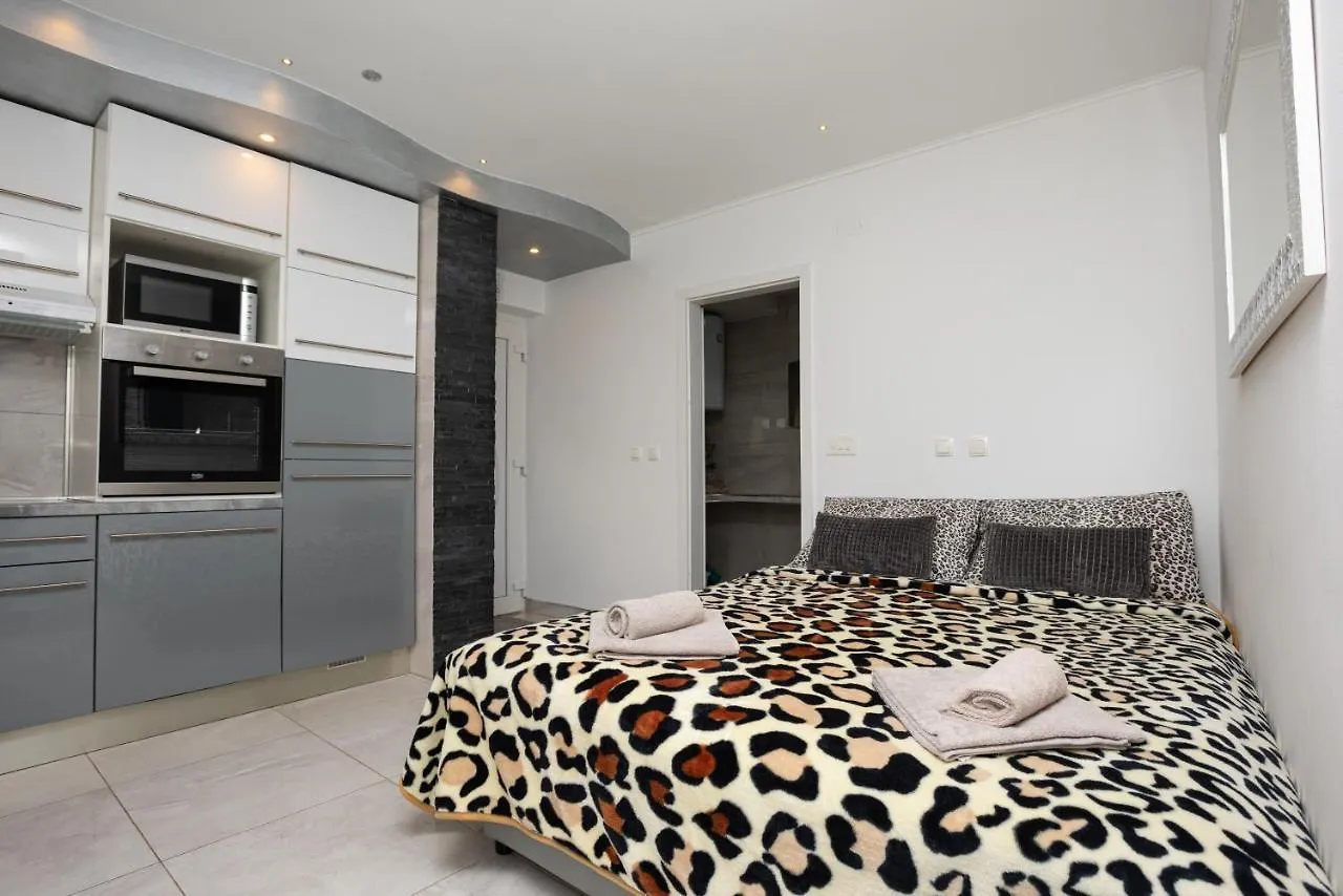 Apartments Viky Kraljevica
