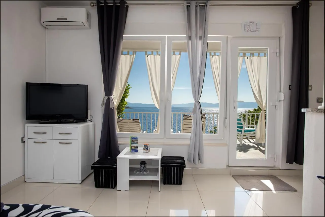 Apartments Viky Kraljevica